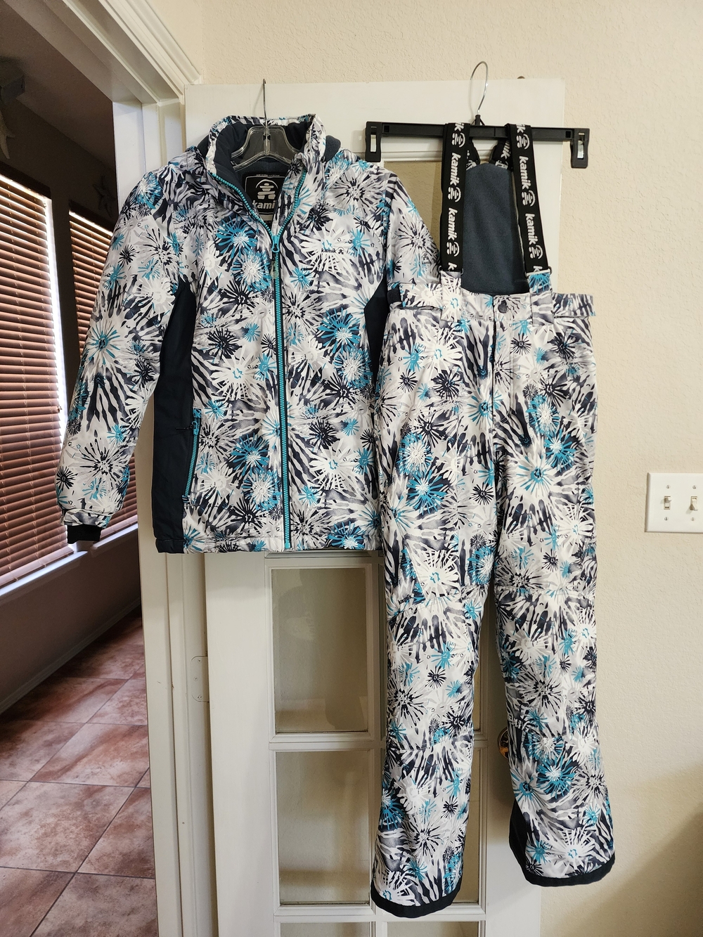 Kamik Kids Size 12 Ski Snow Suit Jacket Bib Pants Fireworks Print